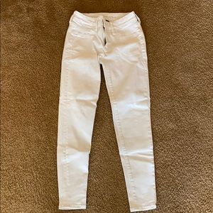 White skinny jeans